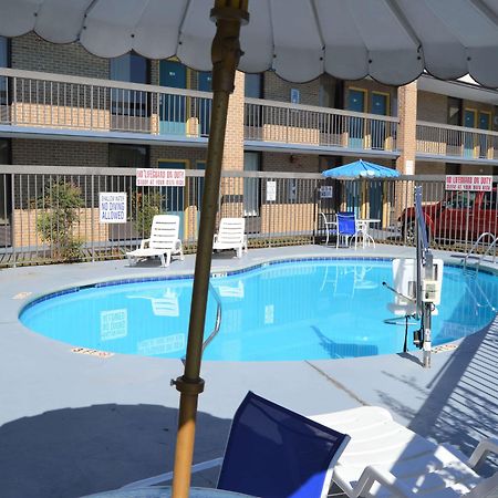 Days Inn By Wyndham Easley West Of Greenville/Clemson Area Exterior photo