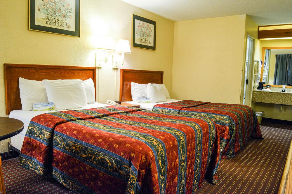 Days Inn By Wyndham Easley West Of Greenville/Clemson Area Exterior photo