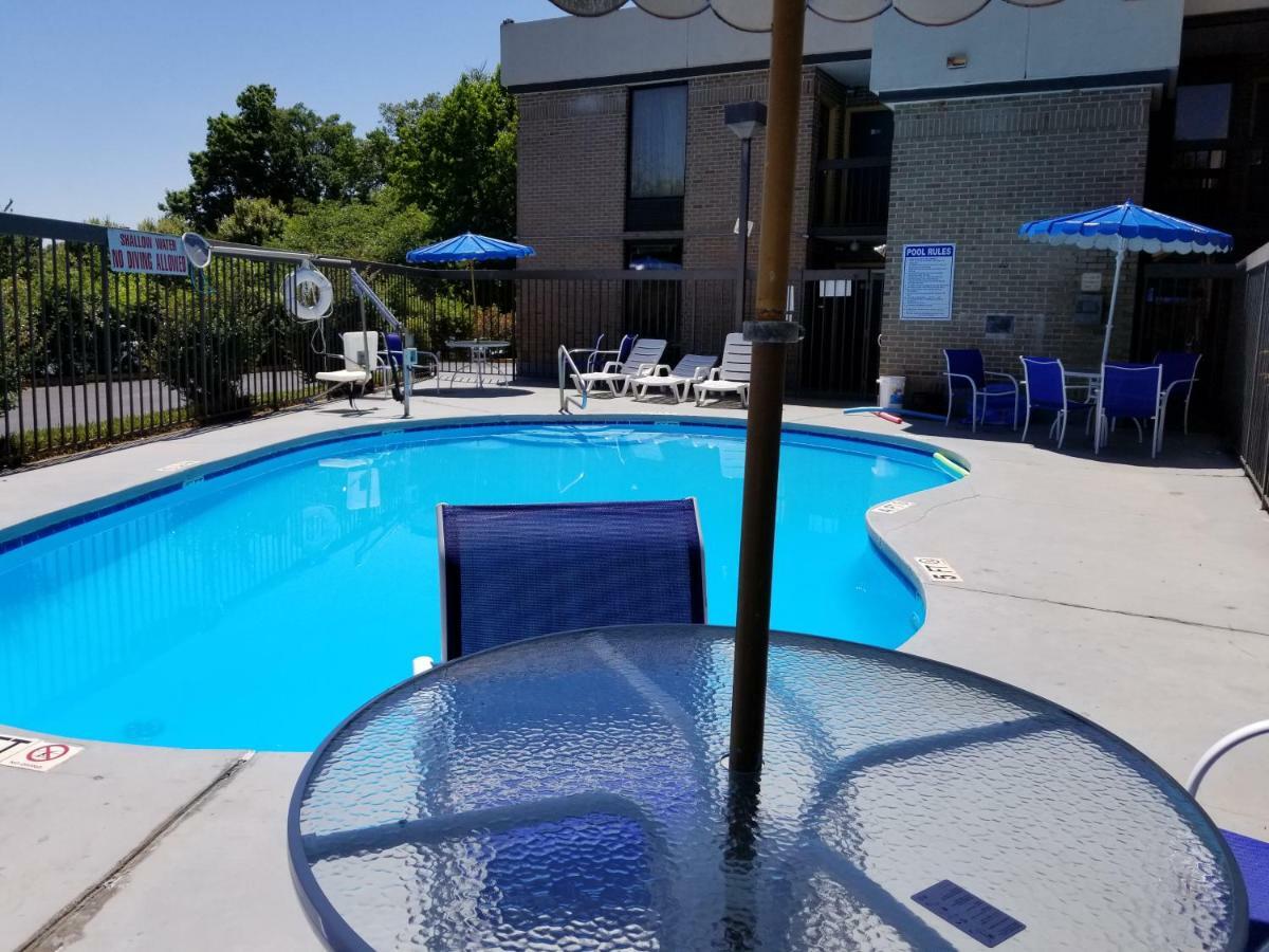 Days Inn By Wyndham Easley West Of Greenville/Clemson Area Exterior photo